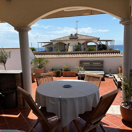 Cal Salmare Seafront Apartment With Rooftop Terrace And Pool كالافيل المظهر الخارجي الصورة