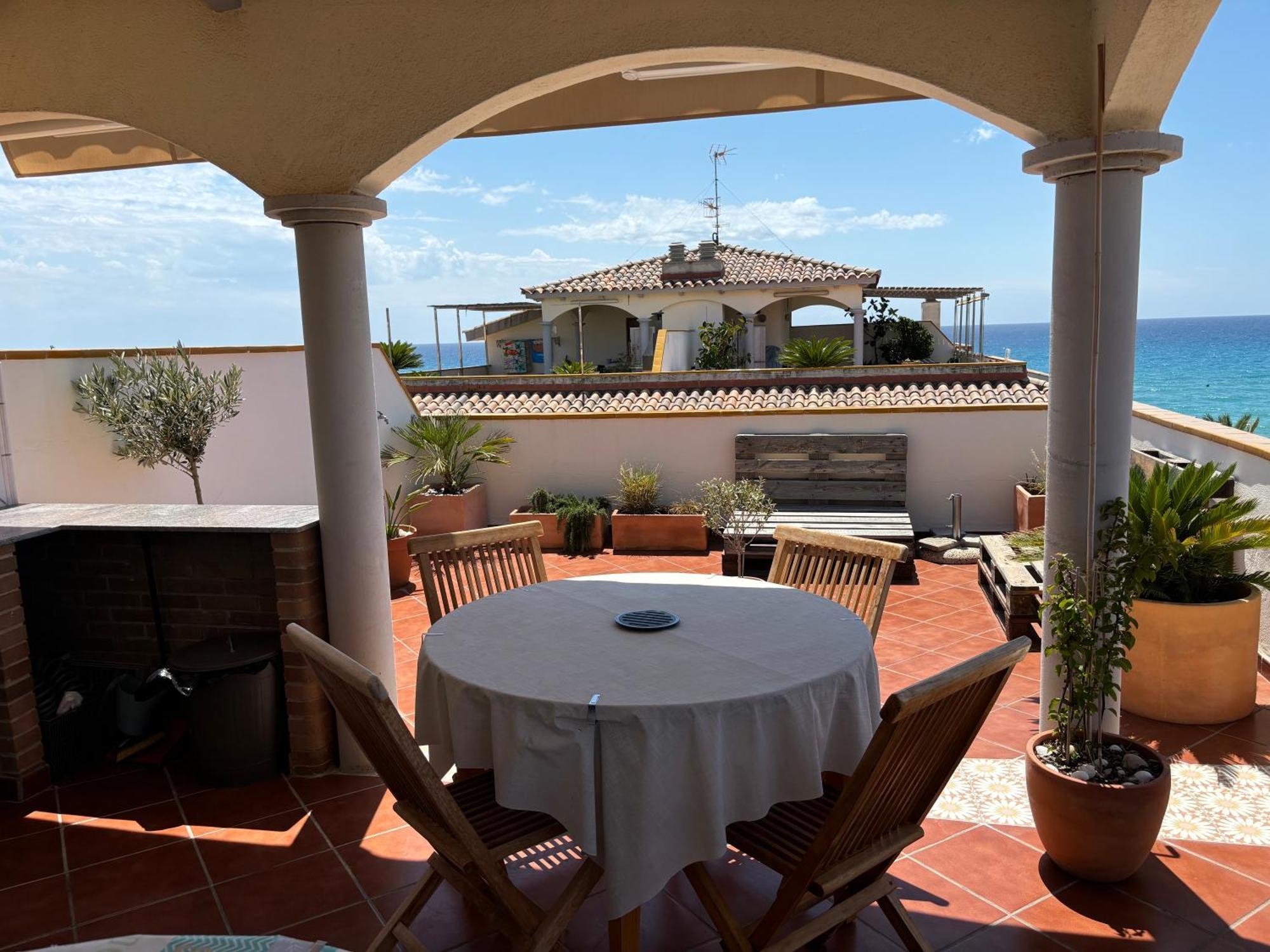 Cal Salmare Seafront Apartment With Rooftop Terrace And Pool كالافيل المظهر الخارجي الصورة