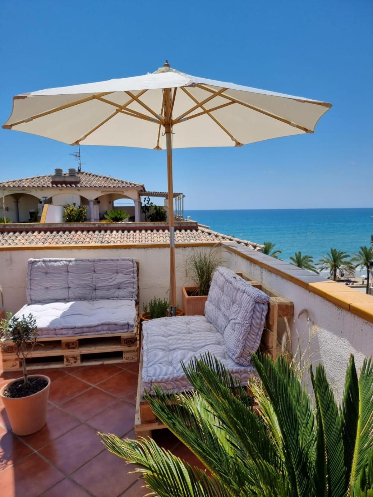 Cal Salmare Seafront Apartment With Rooftop Terrace And Pool كالافيل المظهر الخارجي الصورة